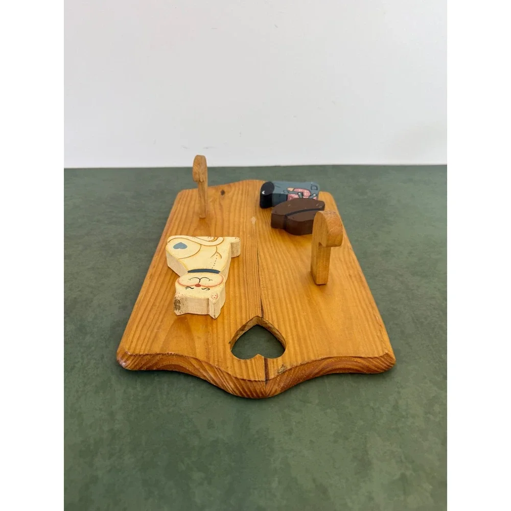 Vintage Wooden Wall Plaque Cat and Country Figure Folk Art 2-Peg Hook Rack 13.5